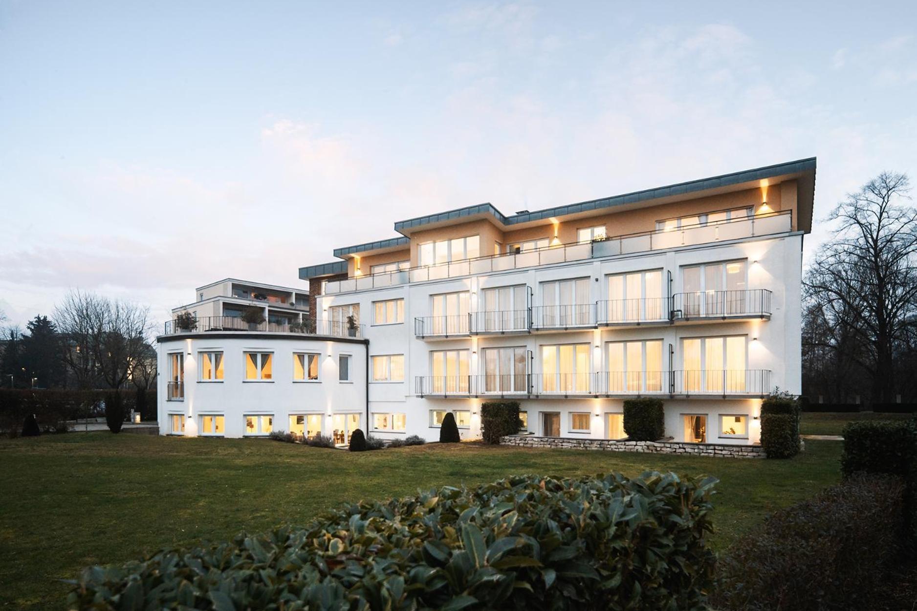 Hotel Vier Jahreszeiten Therme & Kliniken Bad Krozingen Naehe Freiburg & Schwarzwald Ideal Fuer Wellness Kur & Business Ausfluege 24H Check In- Wlan & Parken Gratis 外观 照片