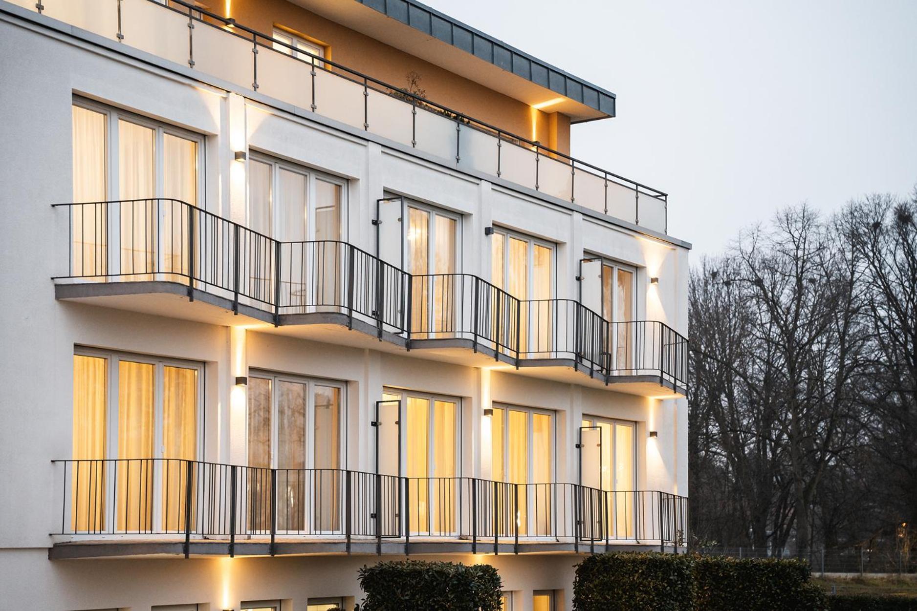 Hotel Vier Jahreszeiten Therme & Kliniken Bad Krozingen Naehe Freiburg & Schwarzwald Ideal Fuer Wellness Kur & Business Ausfluege 24H Check In- Wlan & Parken Gratis 外观 照片