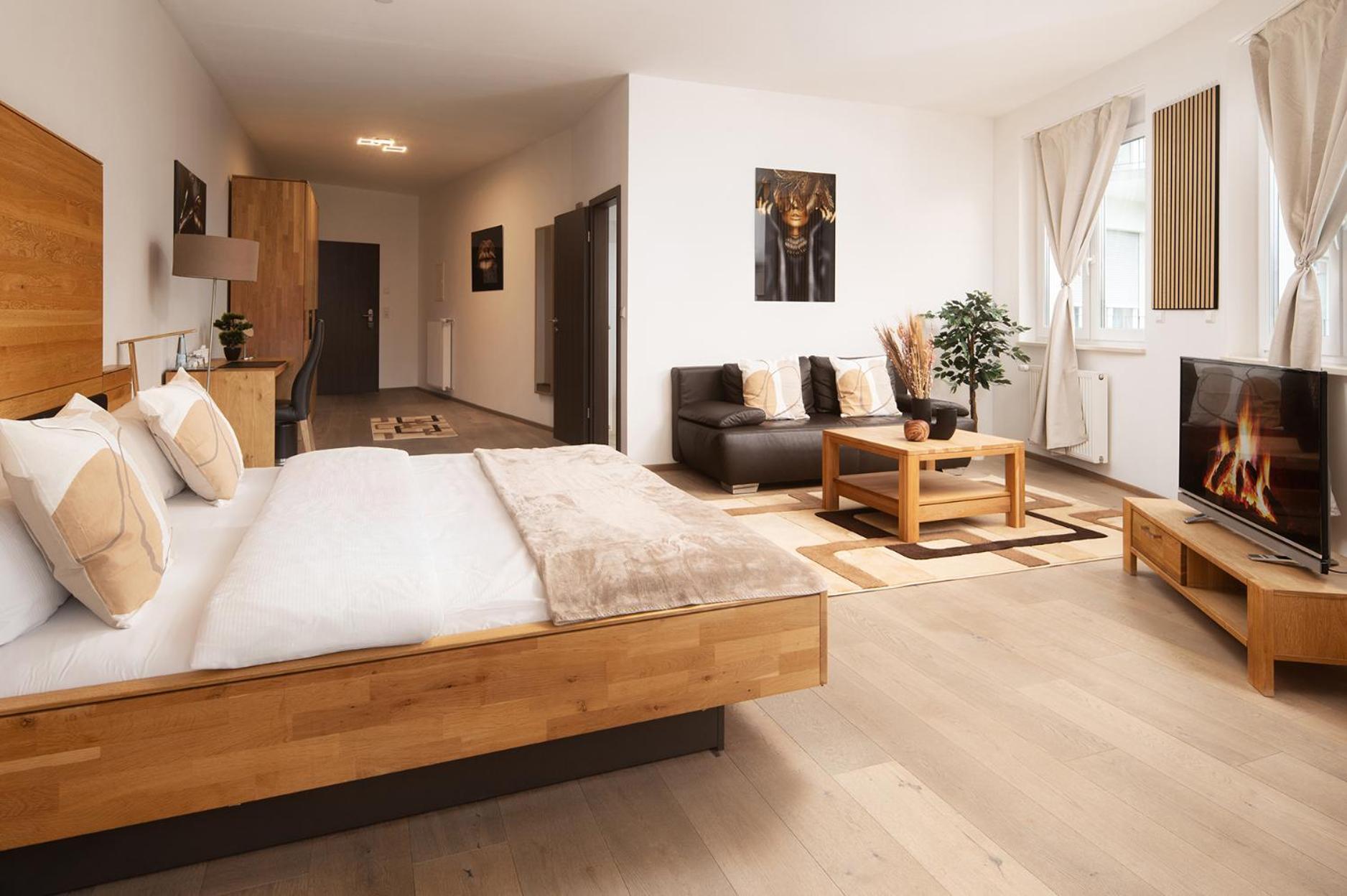 Hotel Vier Jahreszeiten Therme & Kliniken Bad Krozingen Naehe Freiburg & Schwarzwald Ideal Fuer Wellness Kur & Business Ausfluege 24H Check In- Wlan & Parken Gratis 外观 照片