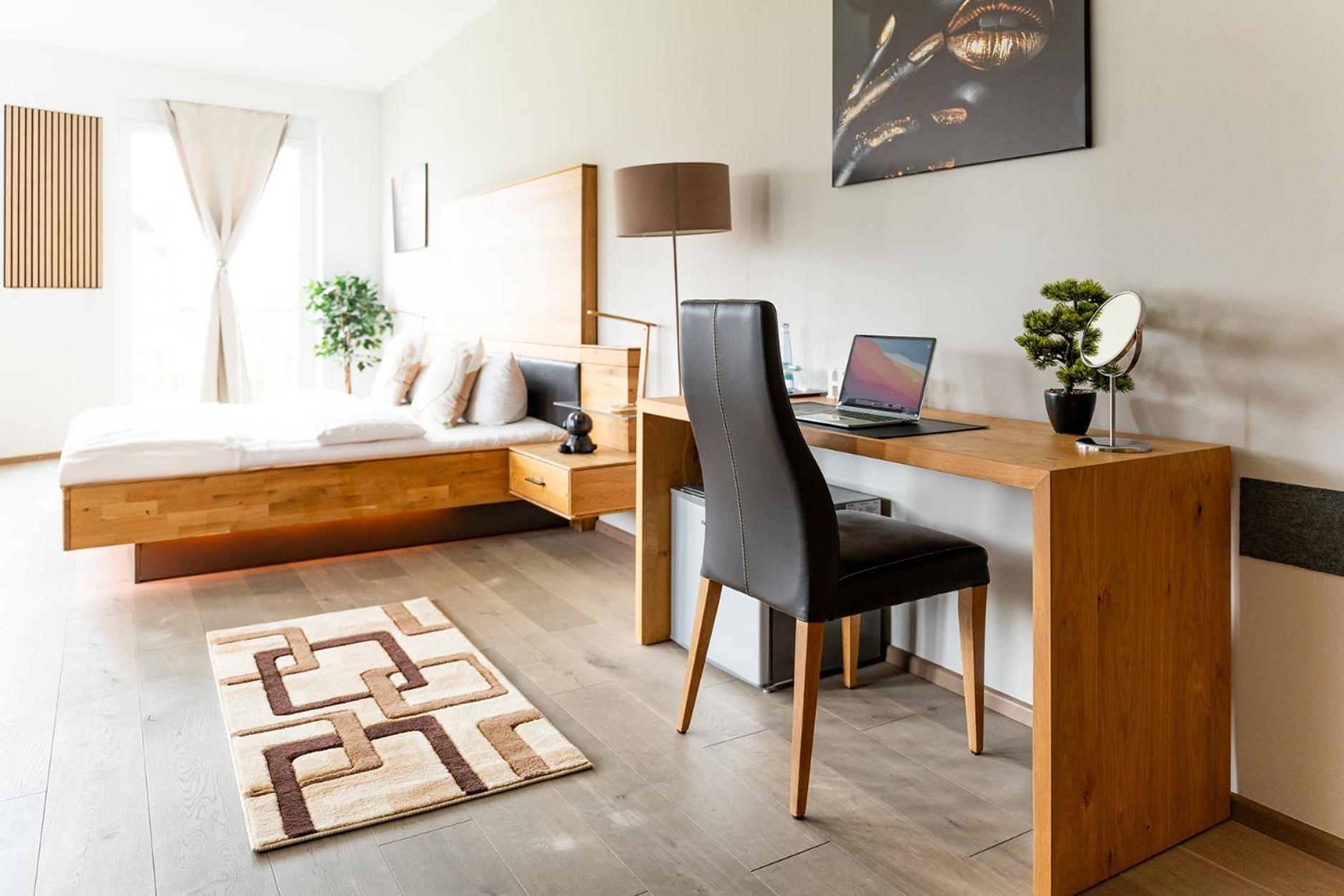 Hotel Vier Jahreszeiten Therme & Kliniken Bad Krozingen Naehe Freiburg & Schwarzwald Ideal Fuer Wellness Kur & Business Ausfluege 24H Check In- Wlan & Parken Gratis 外观 照片