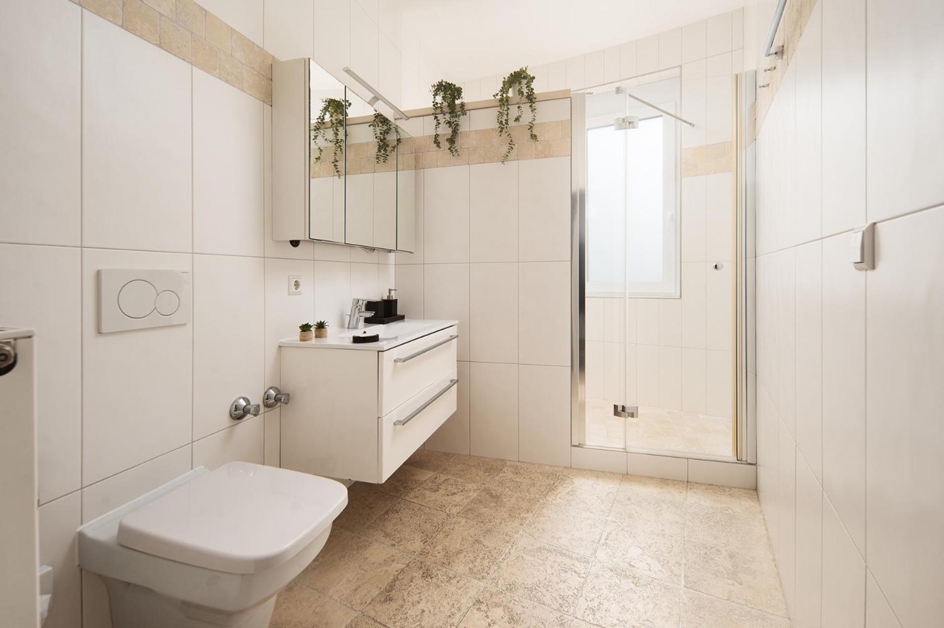 Hotel Vier Jahreszeiten Therme & Kliniken Bad Krozingen Naehe Freiburg & Schwarzwald Ideal Fuer Wellness Kur & Business Ausfluege 24H Check In- Wlan & Parken Gratis 外观 照片