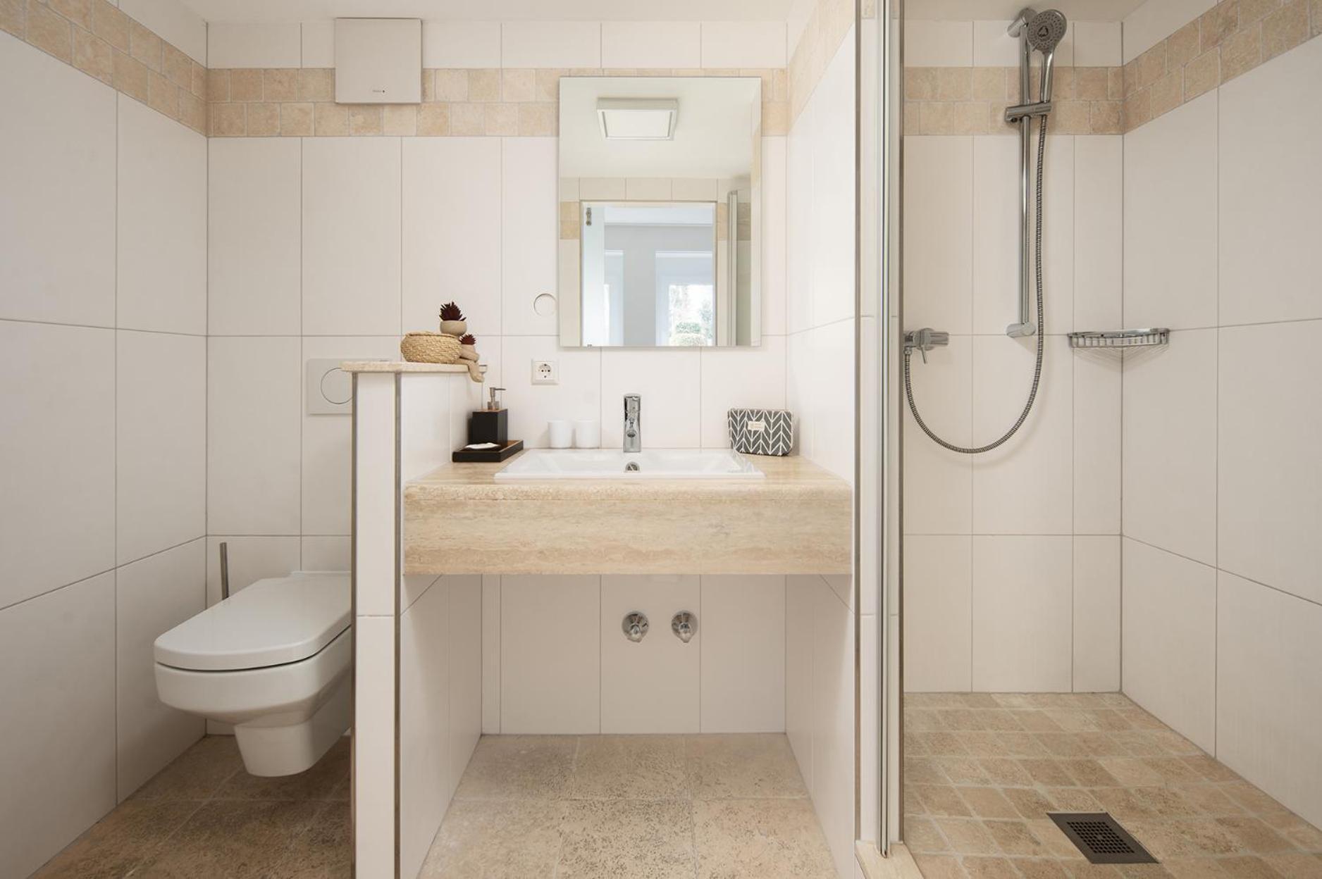 Hotel Vier Jahreszeiten Therme & Kliniken Bad Krozingen Naehe Freiburg & Schwarzwald Ideal Fuer Wellness Kur & Business Ausfluege 24H Check In- Wlan & Parken Gratis 外观 照片