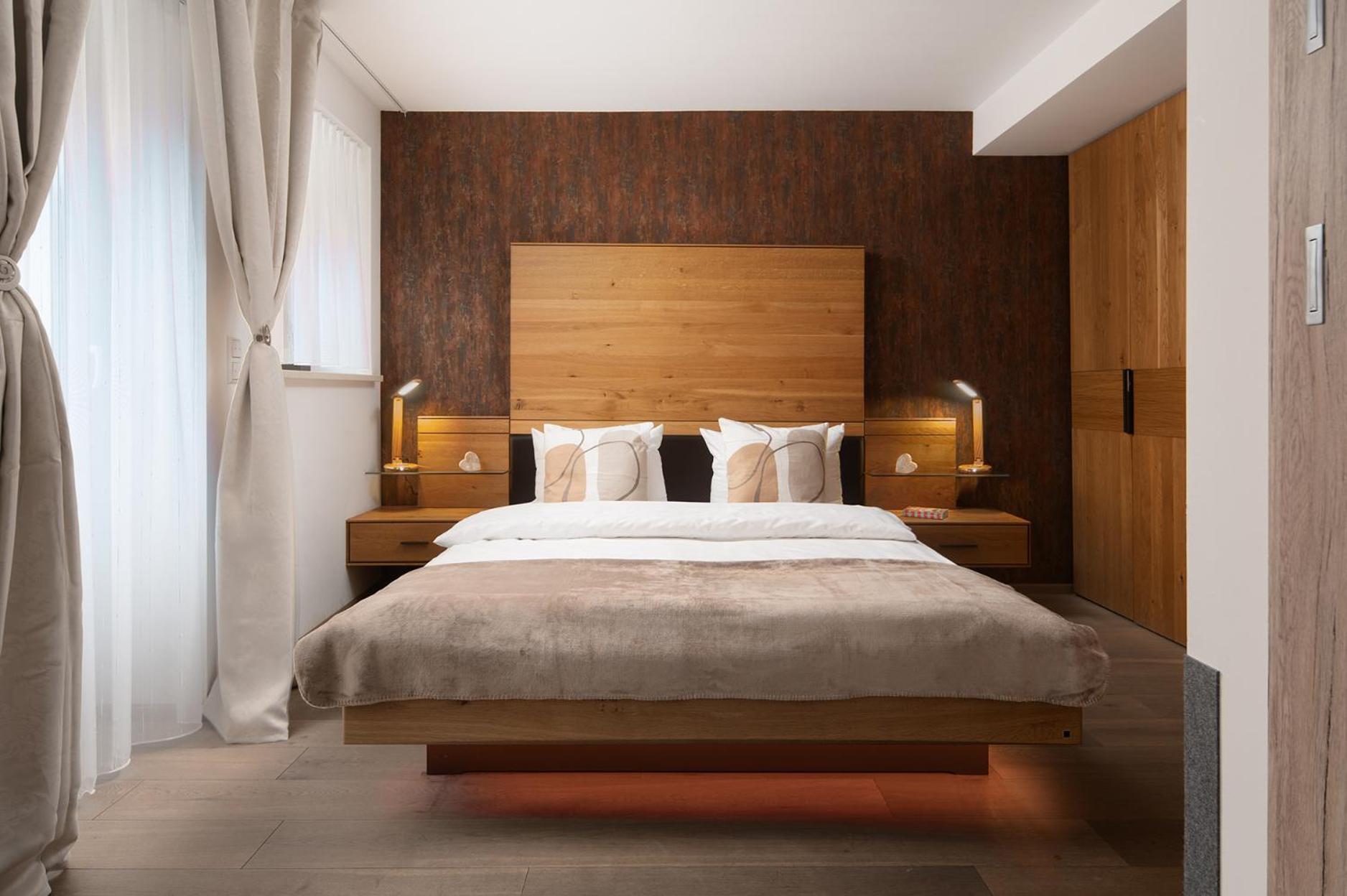 Hotel Vier Jahreszeiten Therme & Kliniken Bad Krozingen Naehe Freiburg & Schwarzwald Ideal Fuer Wellness Kur & Business Ausfluege 24H Check In- Wlan & Parken Gratis 外观 照片